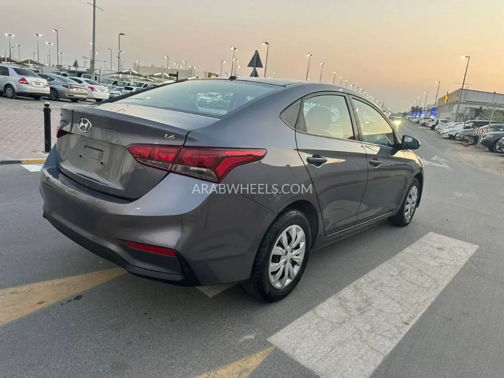 Hyundai Accent 2018 for Sale in Sharjah Image-8