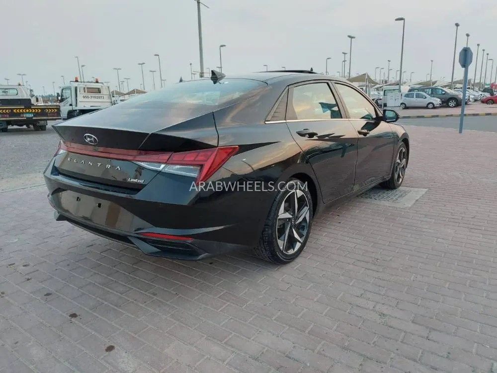 Hyundai Elantra 2021 for Sale in Sharjah Image-5
