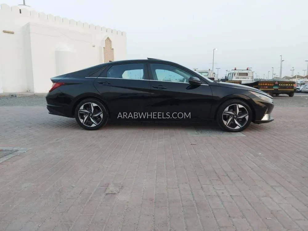 Hyundai Elantra 2021 for Sale in Sharjah Image-7