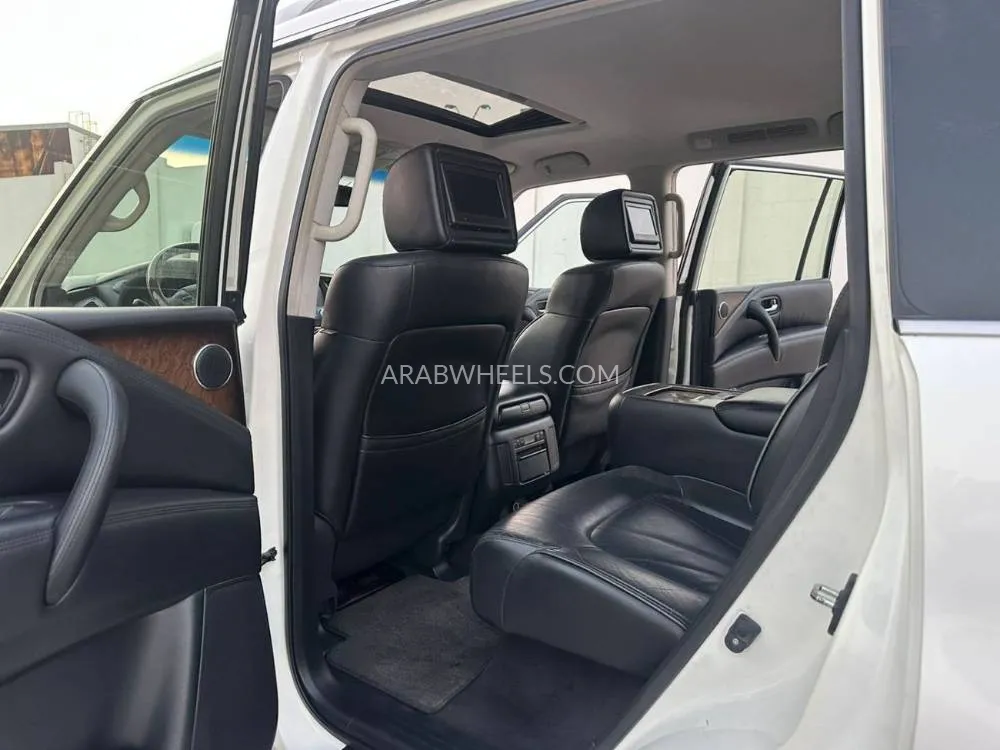 Infiniti QX80 2014 for Sale in Sharjah Image-10