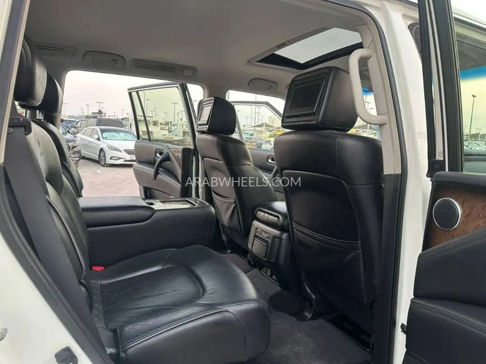 Infiniti QX80 2014 for Sale in Sharjah Image-12