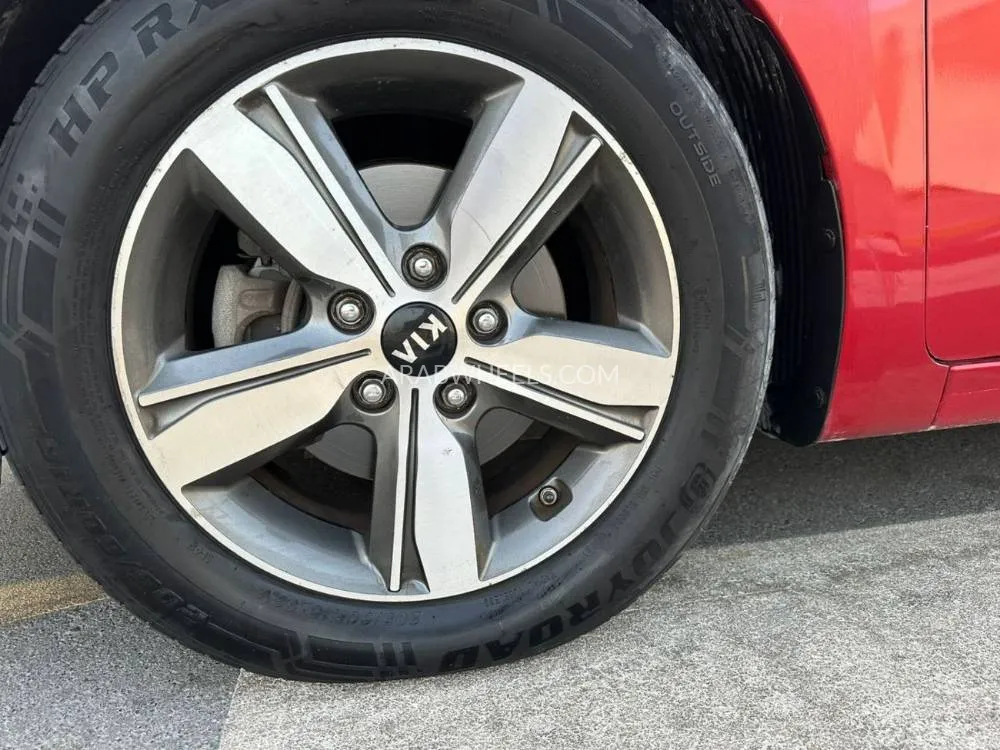 Kia Forte 2018 for Sale in Sharjah Image-14