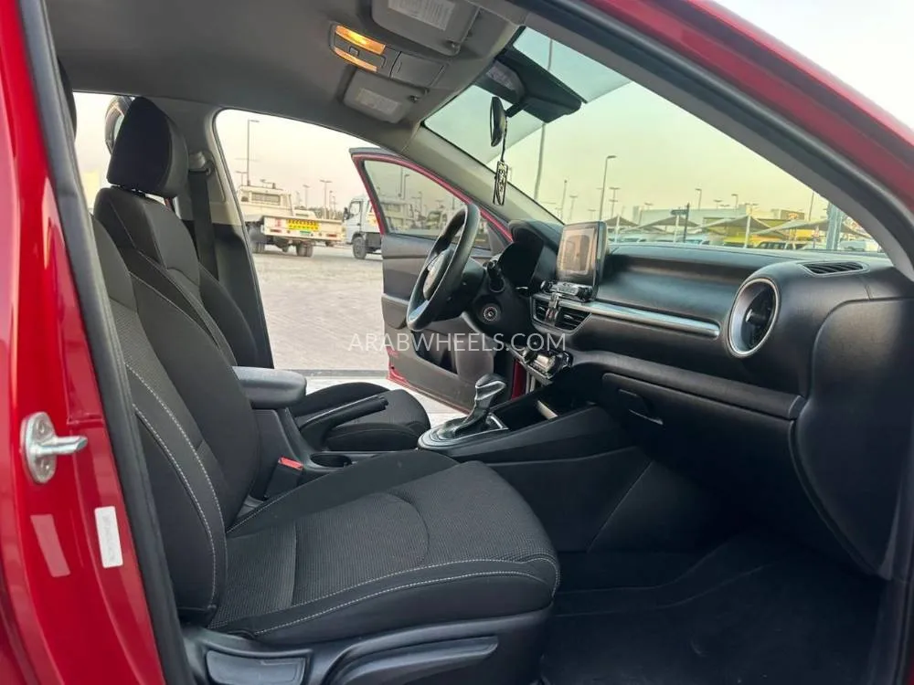 Kia Forte 2019 for Sale in Sharjah Image-9