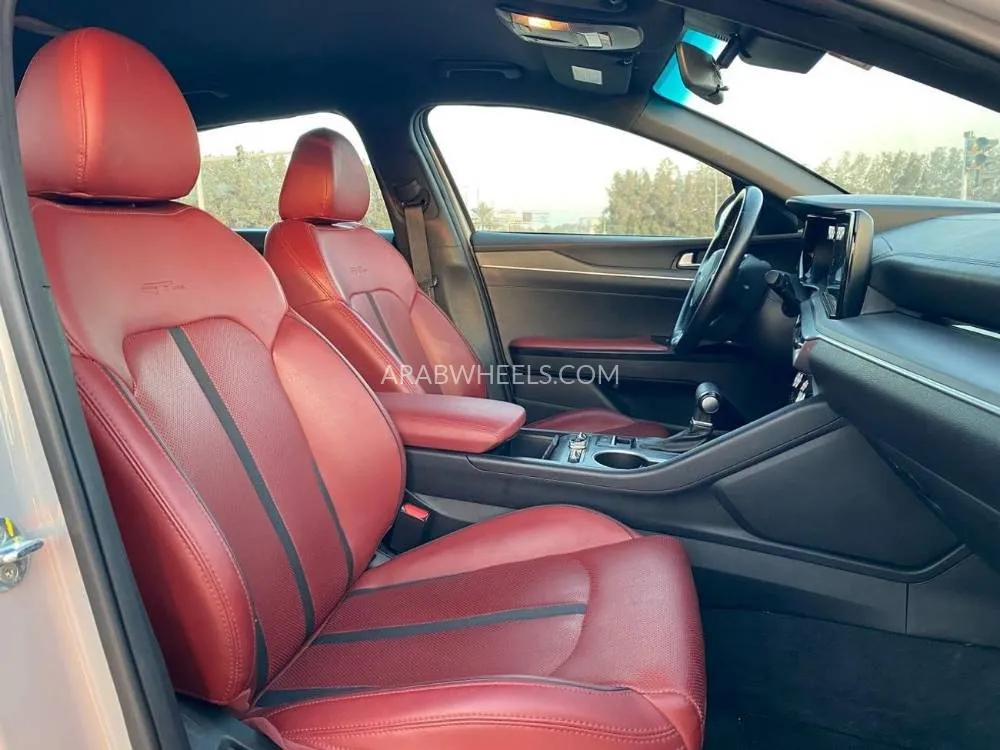 Kia K5 2023 for Sale in Sharjah Image-7