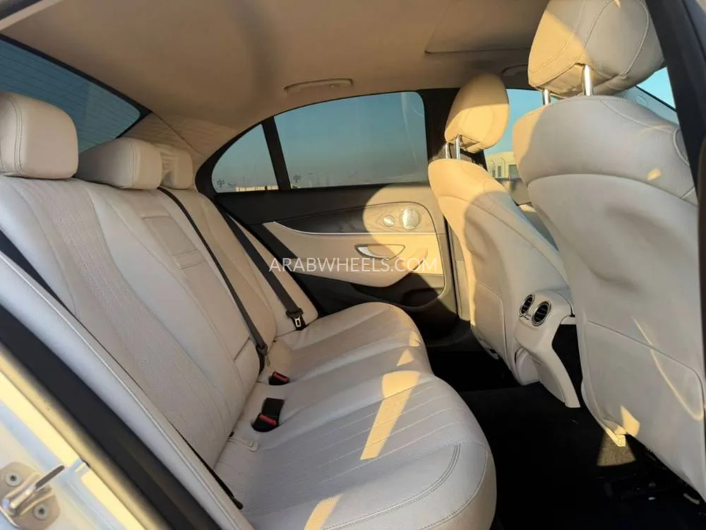Mercedes Benz E Class 2017 for Sale in Sharjah Image-10