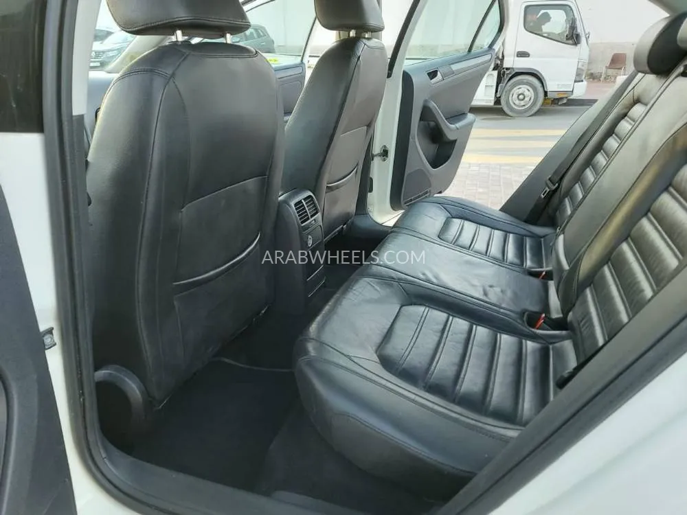 Volkswagen Jetta 2012 for Sale in Sharjah Image-11
