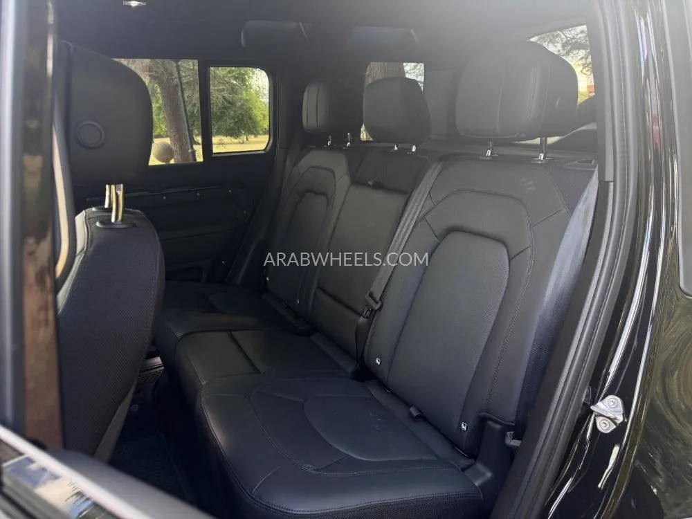 Land Rover Defender 2025 for Sale in Dubai Image-16