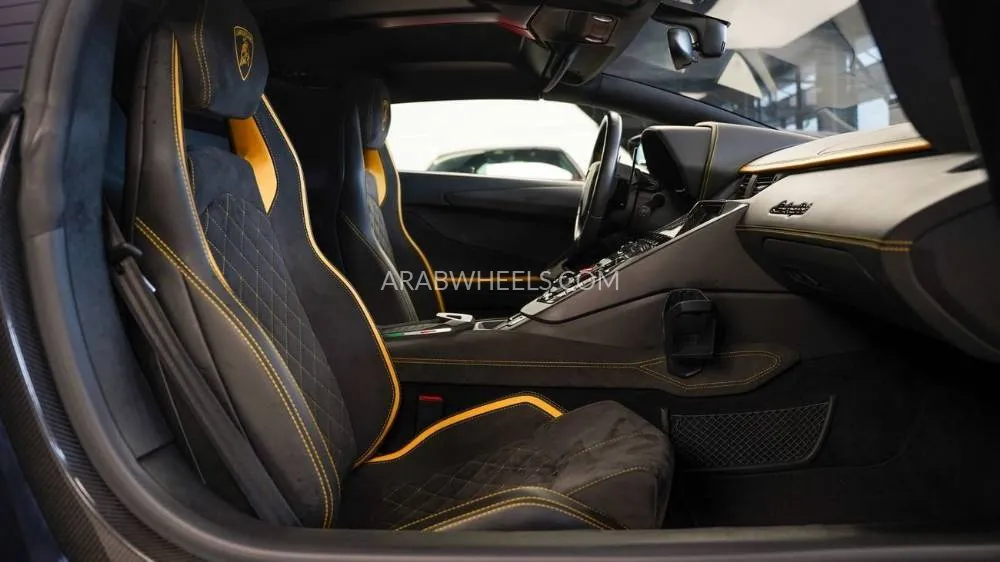 Lamborghini Aventador 2018 for Sale in Dubai Image-13