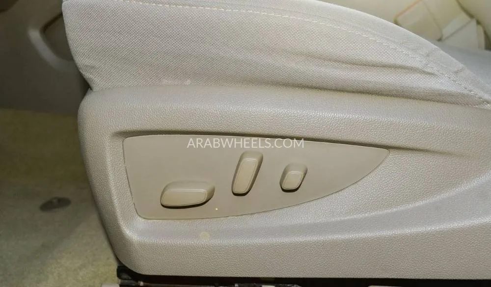 GMC Yukon 2017 for Sale in Dubai Image-14