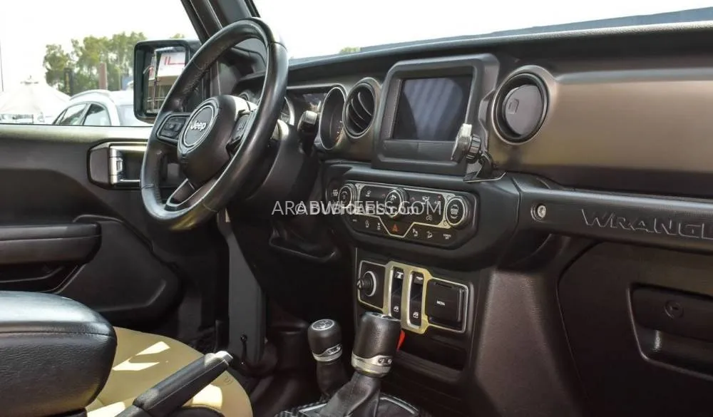 Jeep Wrangler 2018 for Sale in Dubai Image-5