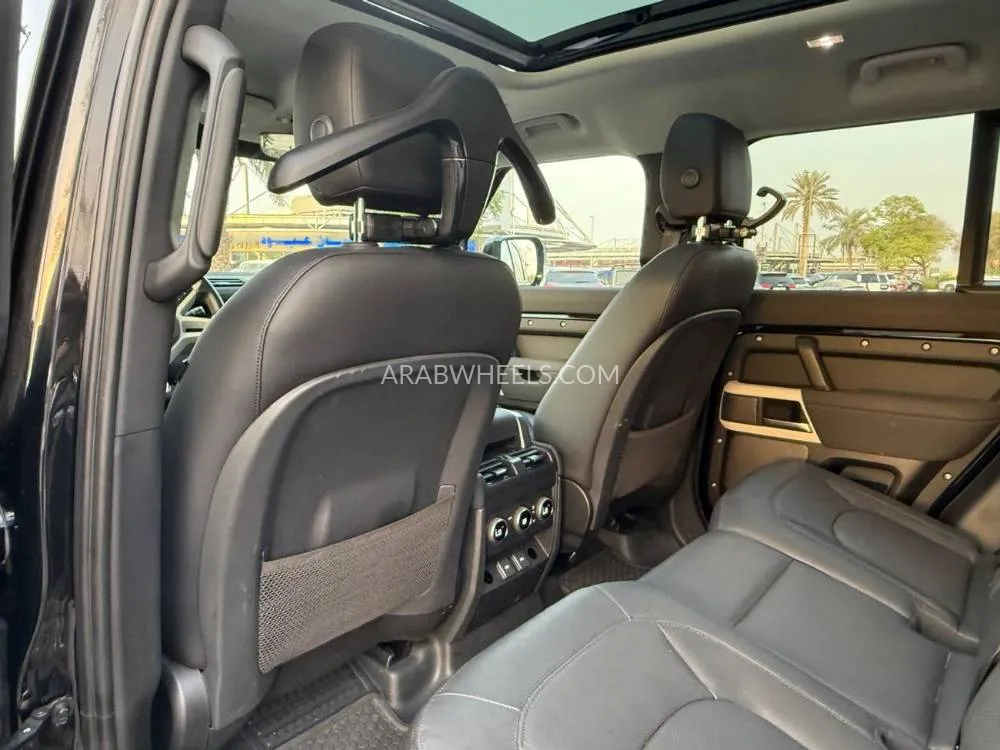 Land Rover Defender 2023 for Sale in Dubai Image-10