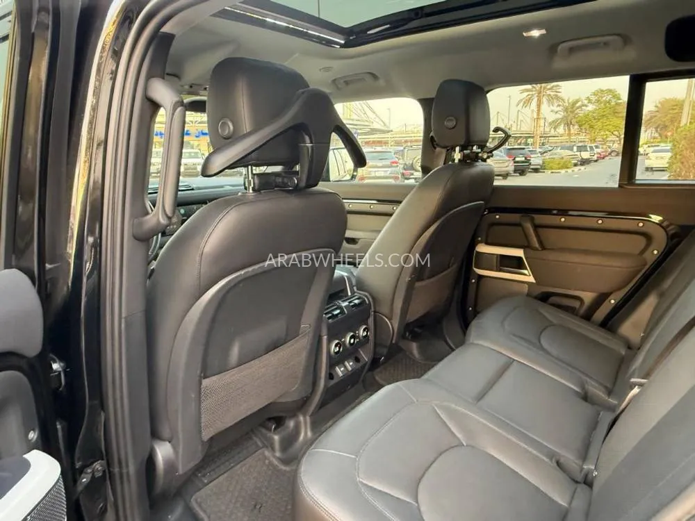 Land Rover Defender 2023 for Sale in Dubai Image-11