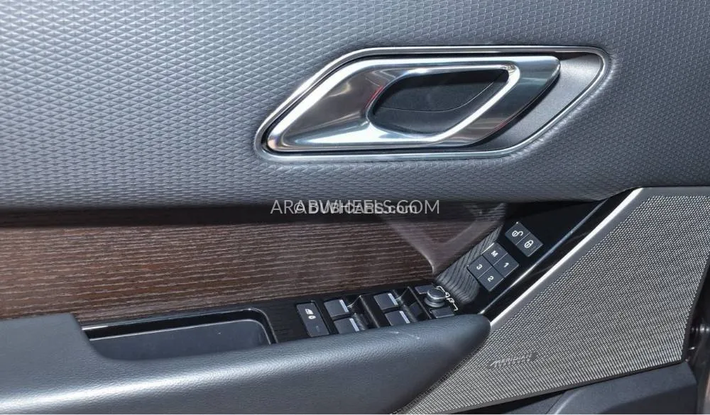 Land Rover Range Rover Velar 2018 for Sale in Dubai Image-9