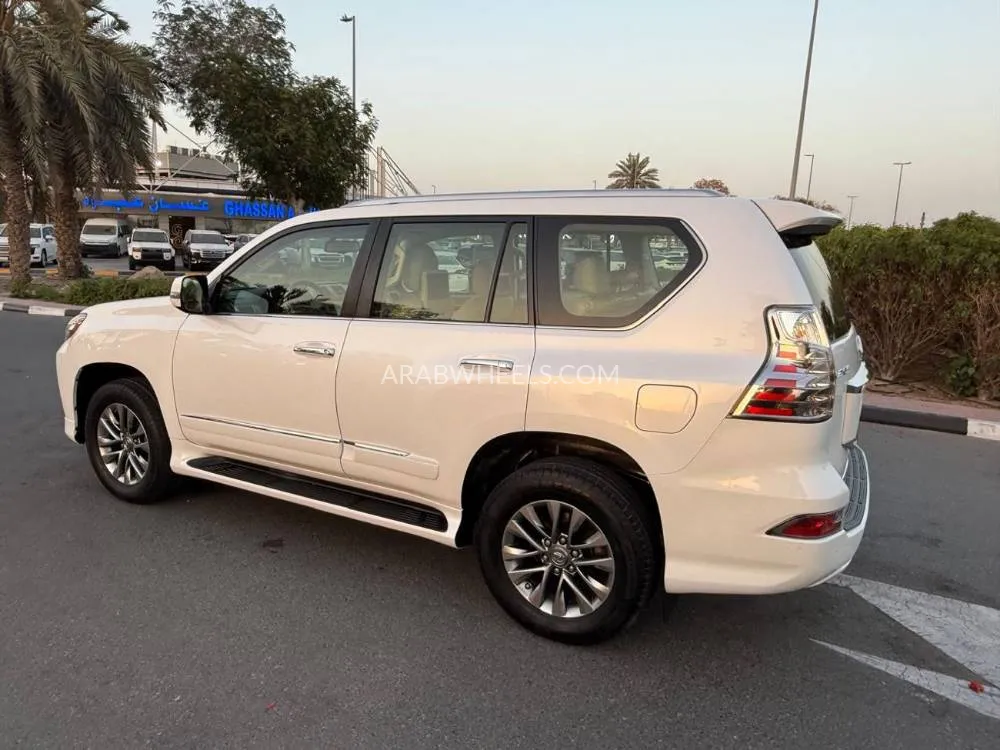 Lexus GX 2015 for Sale in Dubai Image-10