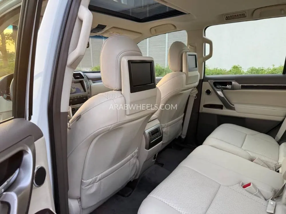 Lexus GX 2015 for Sale in Dubai Image-13