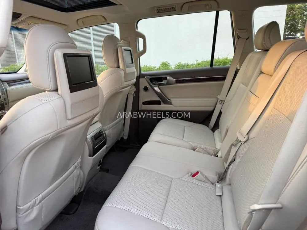Lexus GX 2015 for Sale in Dubai Image-14