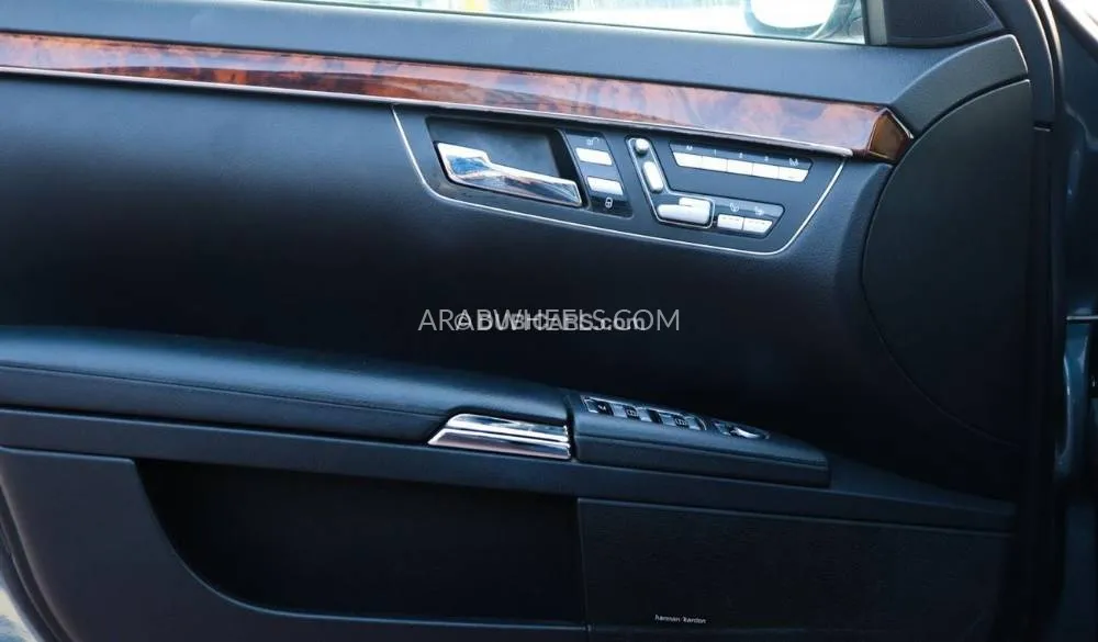 Mercedes Benz CLS Class 2007 for Sale in Dubai Image-12