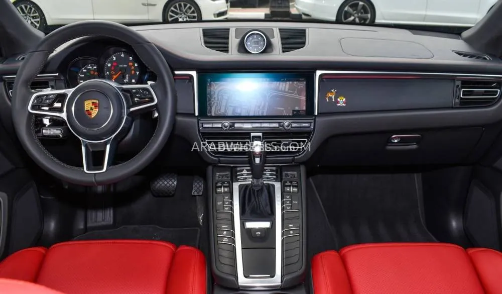 Porsche Macan 2021 for Sale in Dubai Image-17