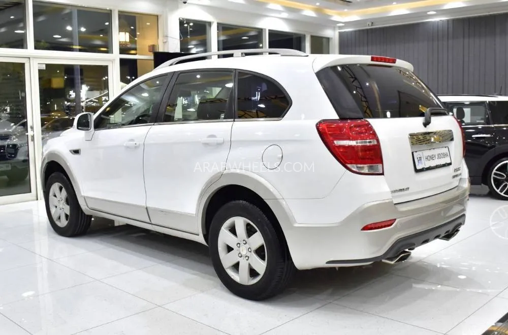 Chevrolet Captiva 2017 for Sale in Dubai Image-7