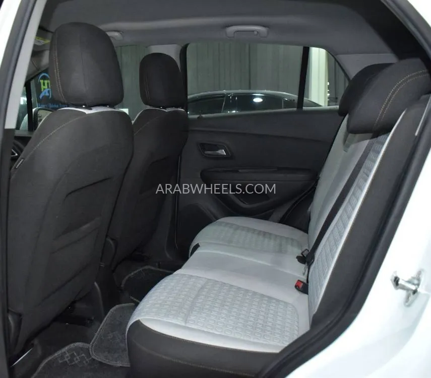 Chevrolet Trax 2017 for Sale in Dubai Image-16