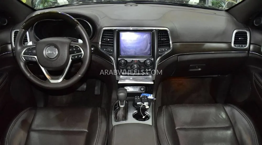 Jeep Cherokee 2018 for Sale in Dubai Image-11