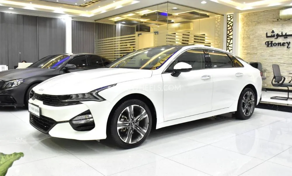 Kia K5 2022 for Sale in Dubai Image-3