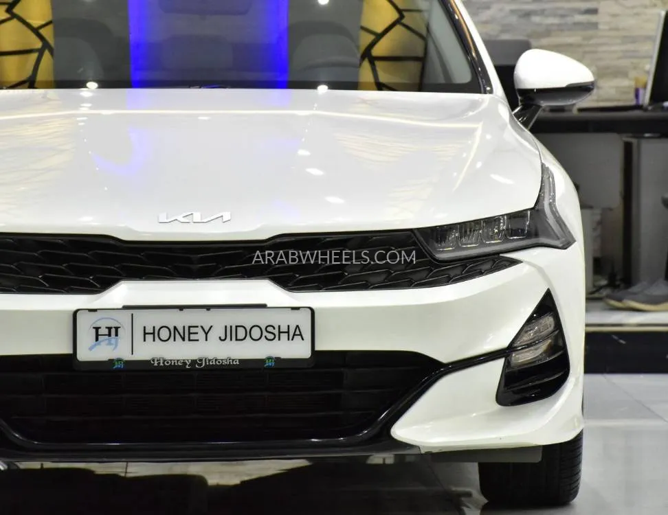 Kia K5 2022 for Sale in Dubai Image-4