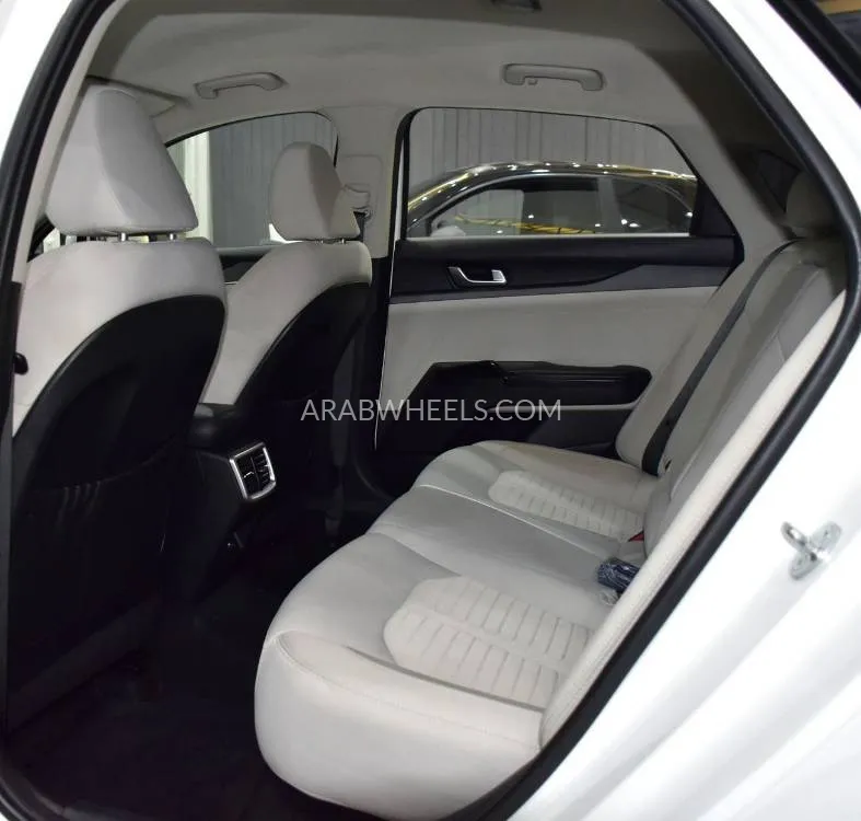 Kia K5 2023 for Sale in Dubai Image-15