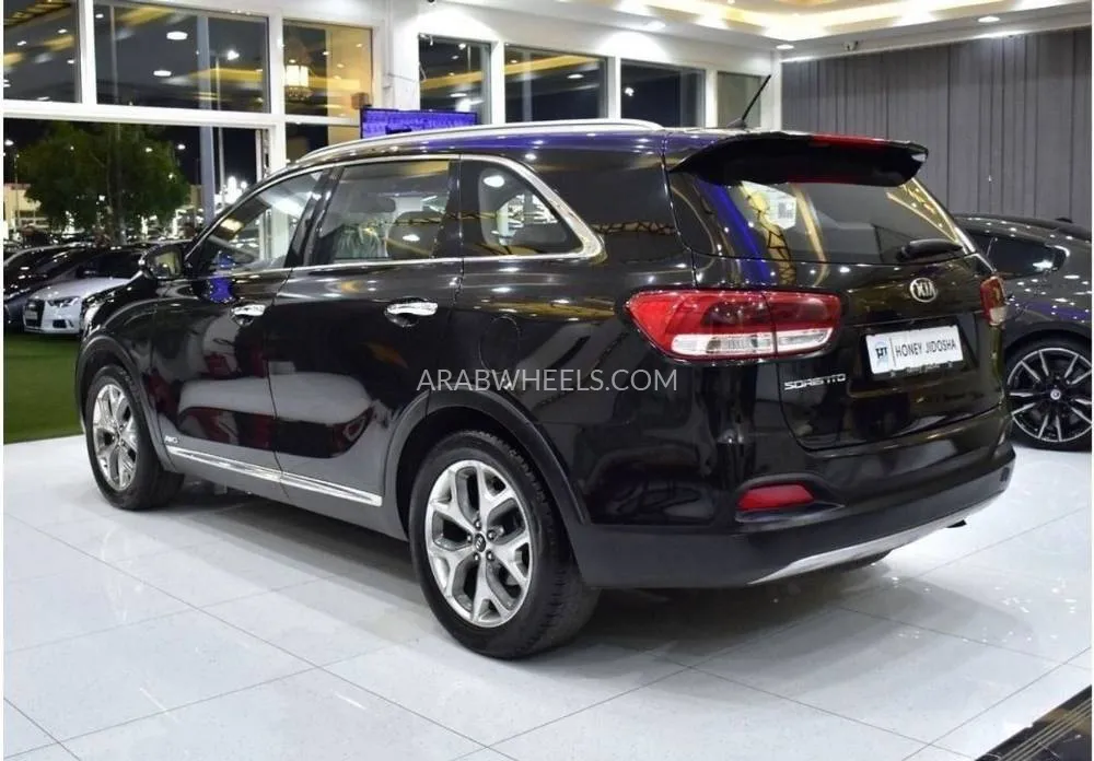 Kia Sorento 2016 for Sale in Dubai Image-7