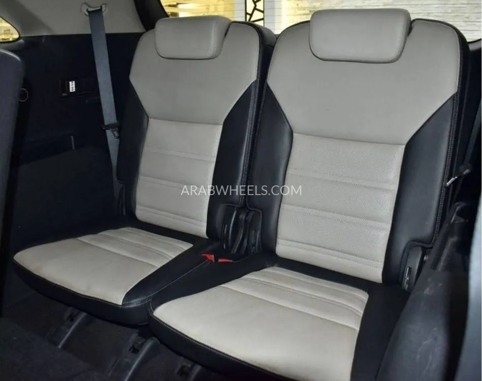 Kia Sorento 2016 for Sale in Dubai Image-16