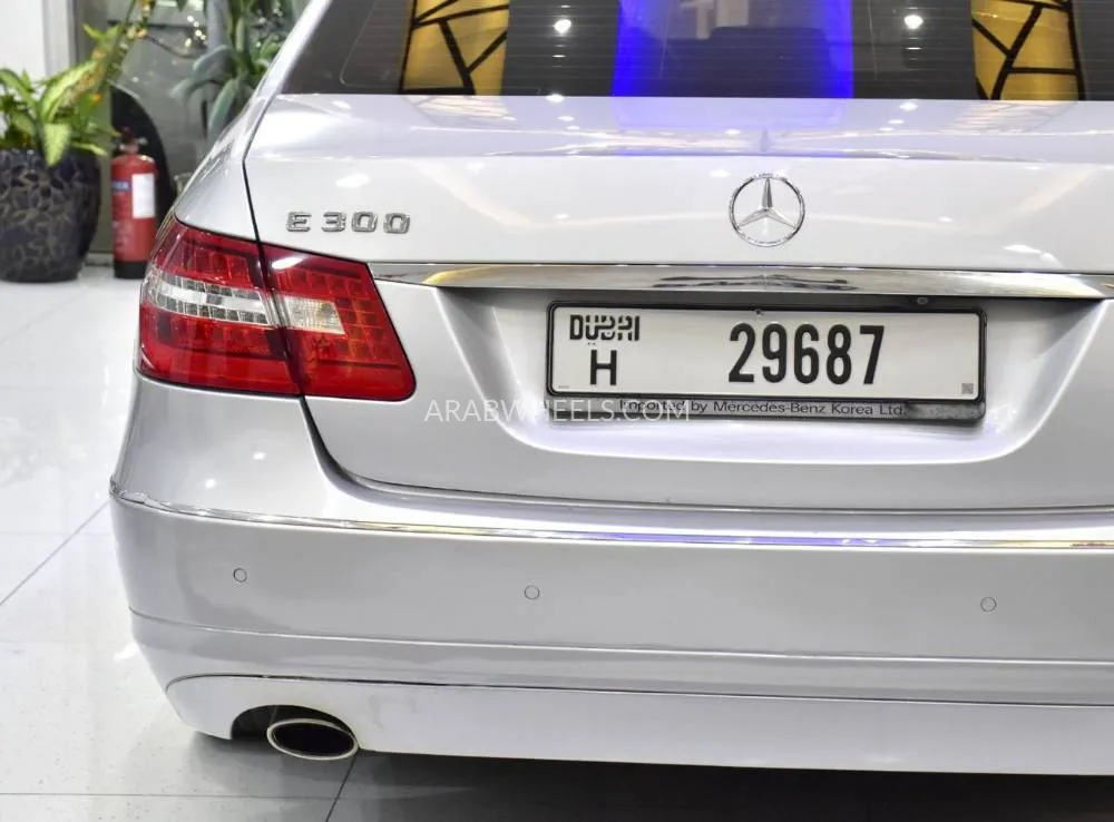 Mercedes Benz E Class 2010 for Sale in Dubai Image-8