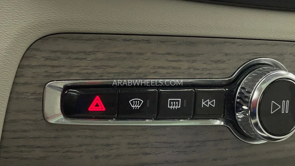 Volvo XC90 2023 for Sale in Dubai Image-50