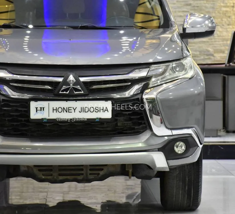 Mitsubishi Montero Sport 2016 for Sale in Dubai Image-4