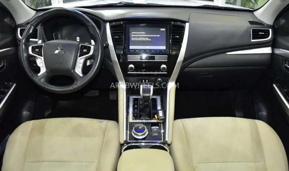 Mitsubishi Montero Sport 2021 for Sale in Dubai Image-11