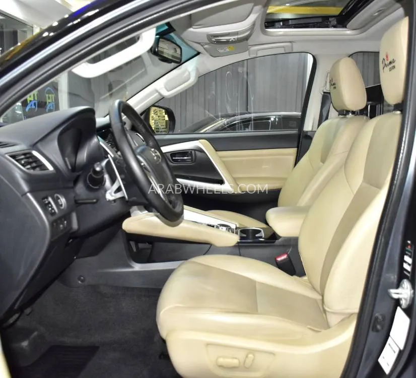 Mitsubishi Montero Sport 2023 for Sale in Dubai Image-10