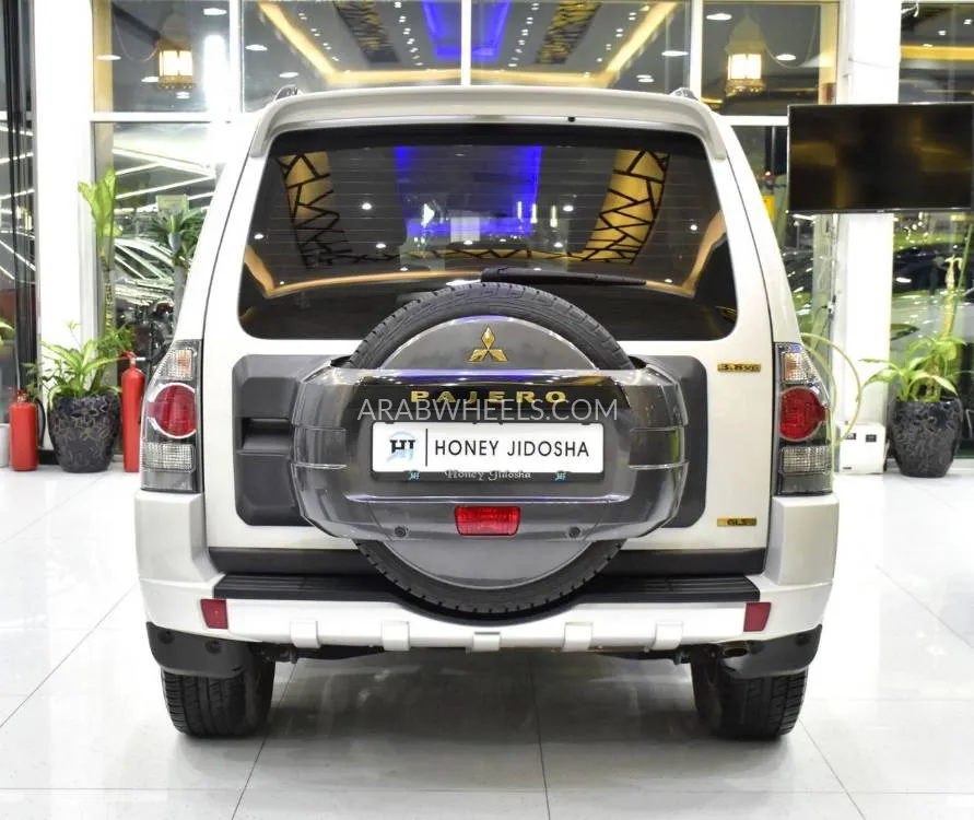 Mitsubishi Pajero 2018 for Sale in Dubai Image-5
