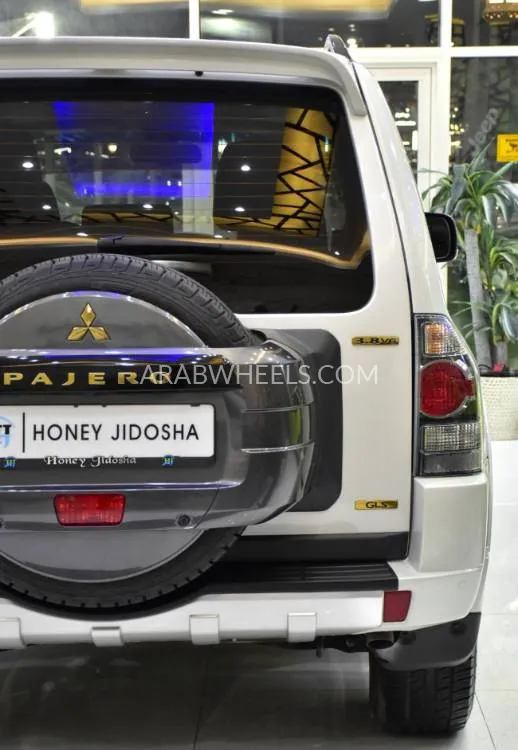 Mitsubishi Pajero 2018 for Sale in Dubai Image-9