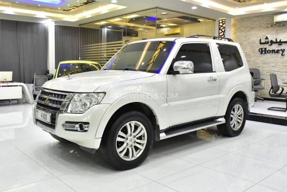 Mitsubishi Pajero 2018 for Sale in Dubai Image-3