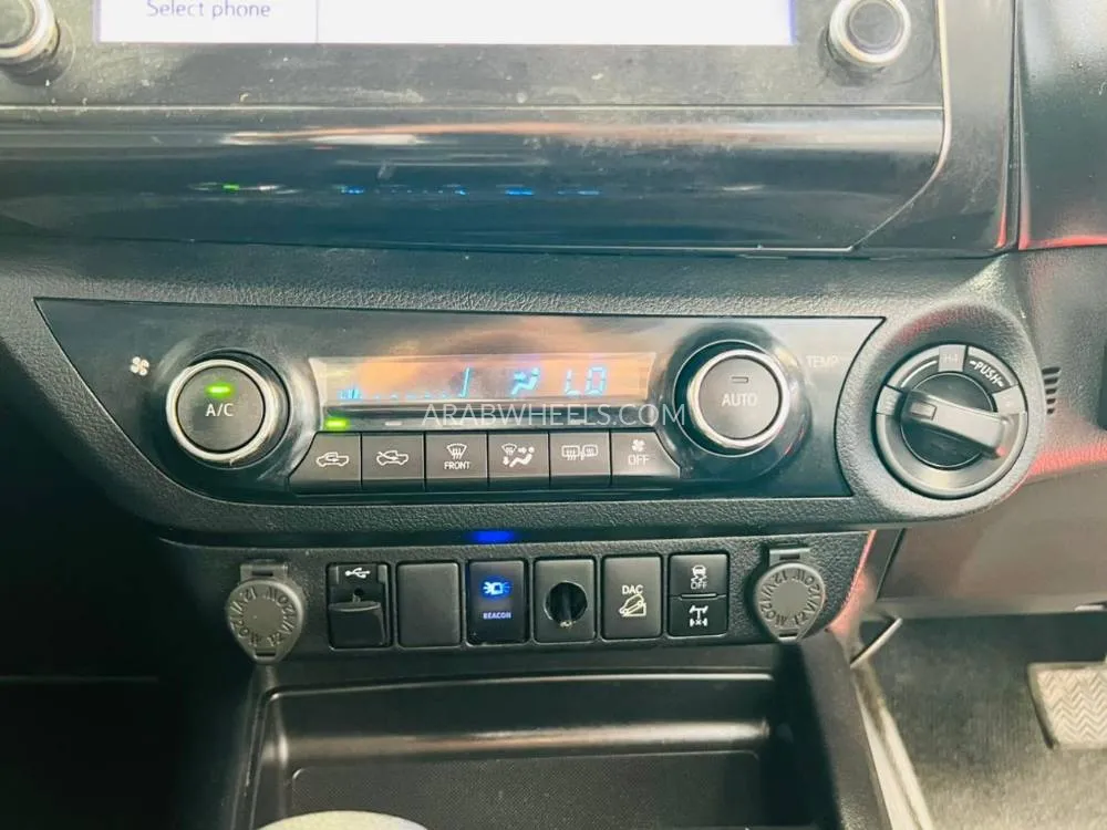 تويوتا هايلوكس 2021 for Sale in دبي Image-24