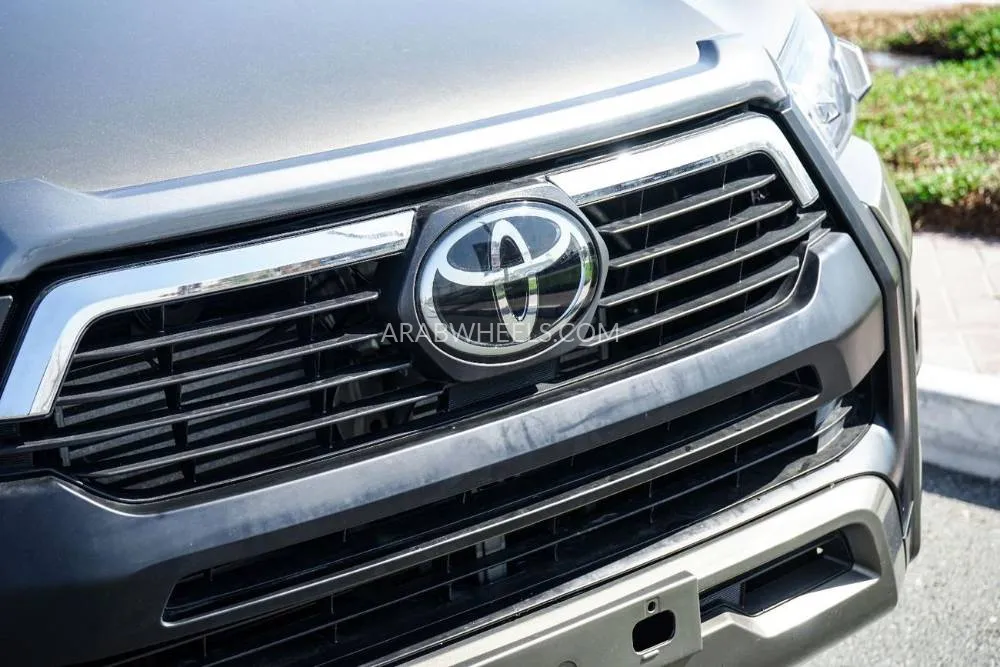 تويوتا هايلوكس 2024 for Sale in دبي Image-12