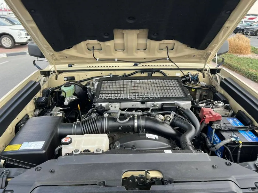 تويوتا لاند كروزر 70 سيريز 2022 for Sale in دبي Image-17