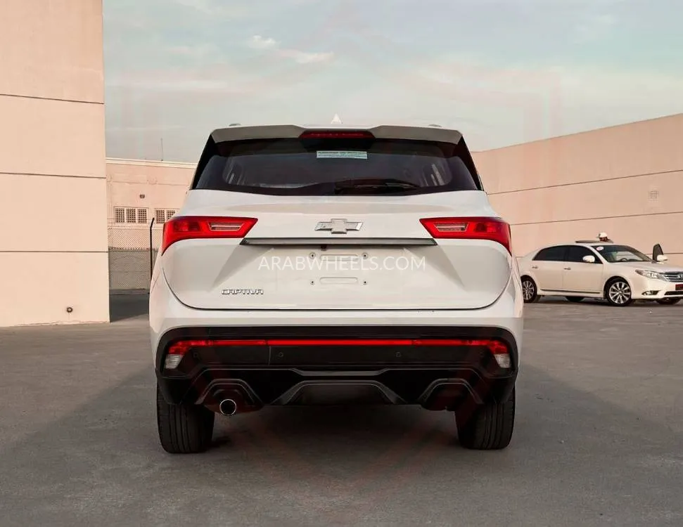Chevrolet Captiva 2023 for Sale in Sharjah Image-5