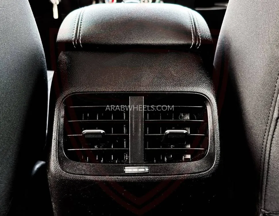 Chevrolet Captiva 2023 for Sale in Sharjah Image-11