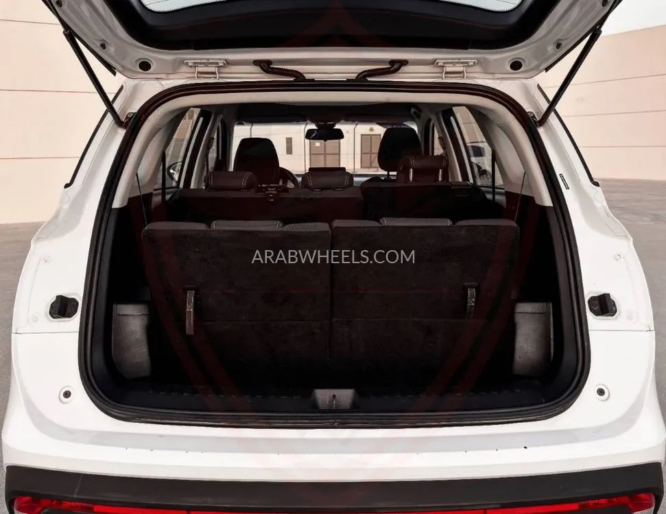 Chevrolet Captiva 2023 for Sale in Sharjah Image-12