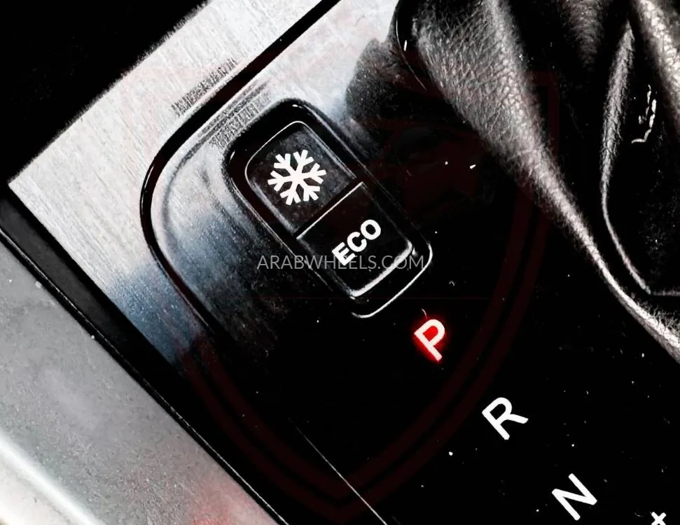 Chevrolet Captiva 2023 for Sale in Sharjah Image-17