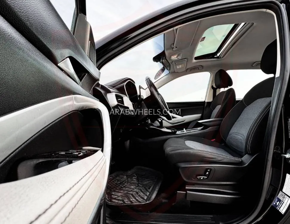 Chevrolet Captiva 2022 for Sale in Sharjah Image-8