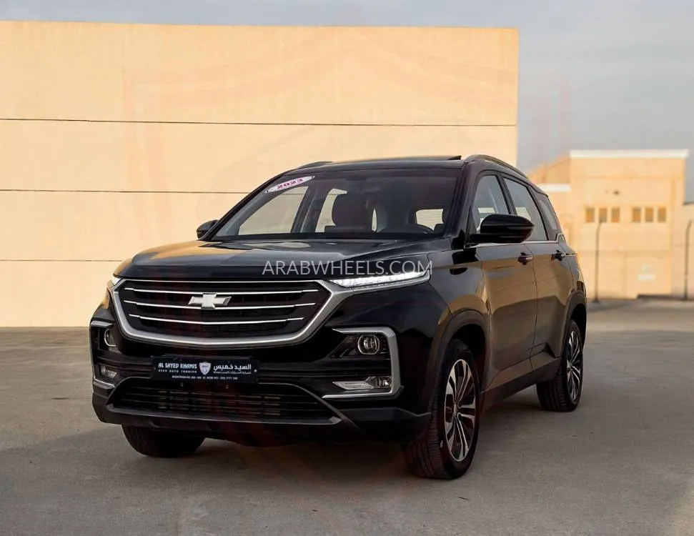 Chevrolet Captiva 2023 for Sale in Sharjah Image-3