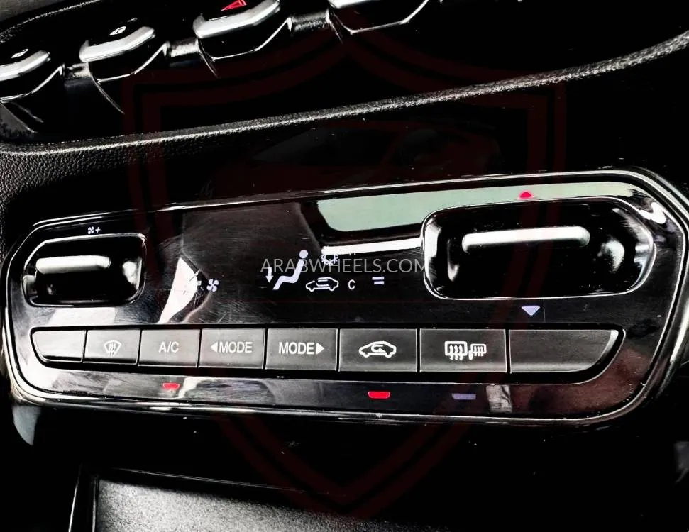 Chevrolet Captiva 2023 for Sale in Sharjah Image-19