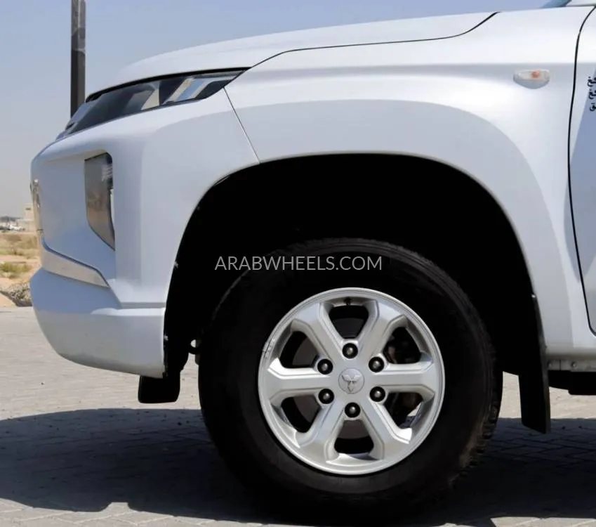 Mitsubishi L200 2020 for Sale in Sharjah Image-16