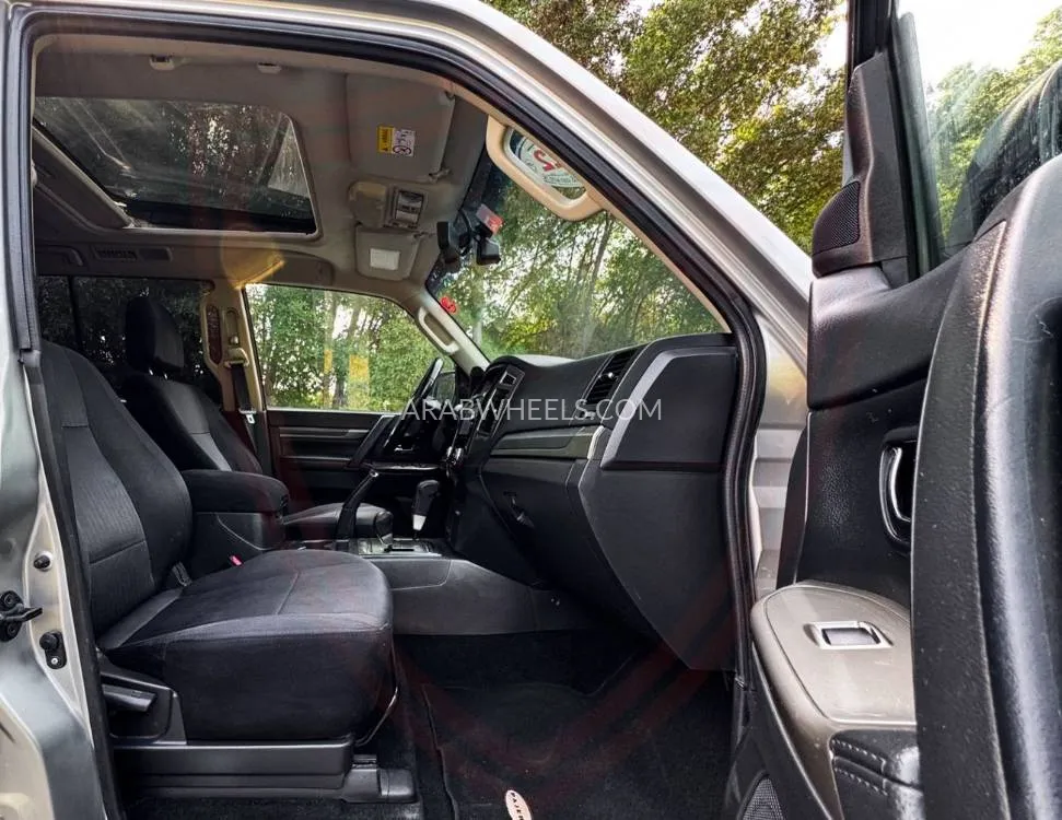 Mitsubishi Pajero 2022 for Sale in Sharjah Image-9